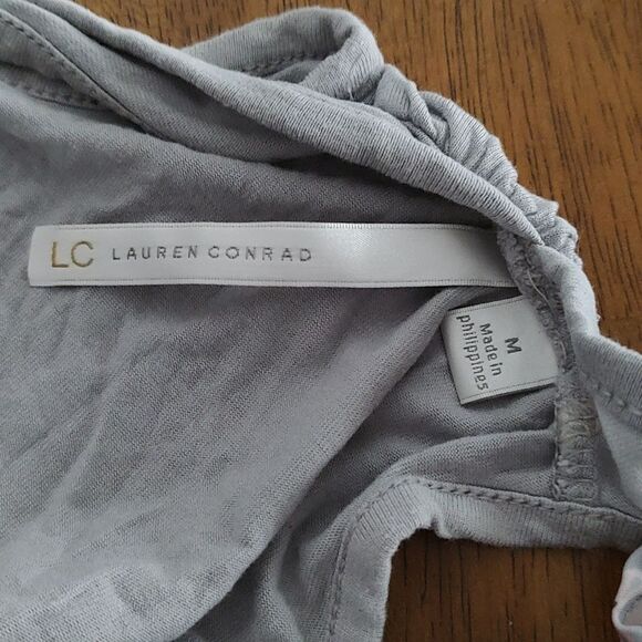 LC Lauren Conrad gray sheer front flamingo top Sz M - Picture 4 of 4